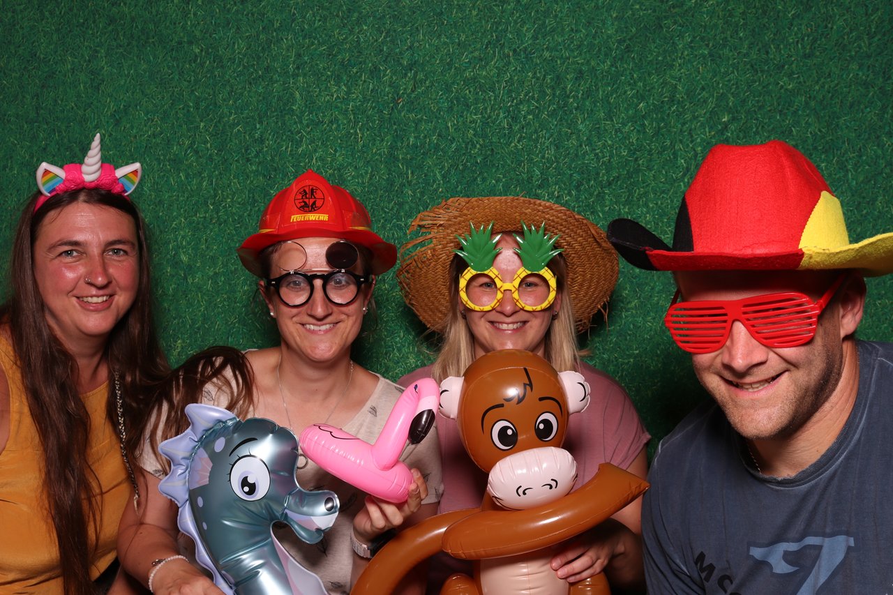 Fotobox am Schulfest � lustige Verkleidungen